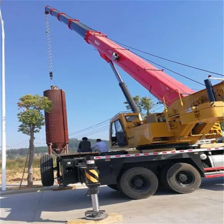 石柱专业吊车租赁多少钱