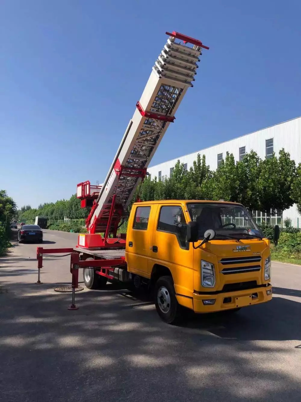 石柱附近的云梯车出租服务：轻松解决高空作业需求