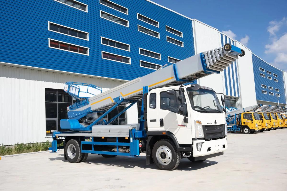 石柱出租云梯车高空作业车 建筑垃圾搬运