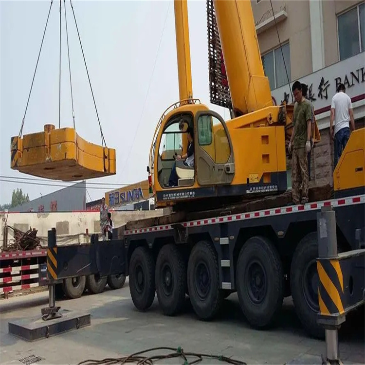 石柱当地吊车出租|机器吊装|75吨|工厂搬迁服务